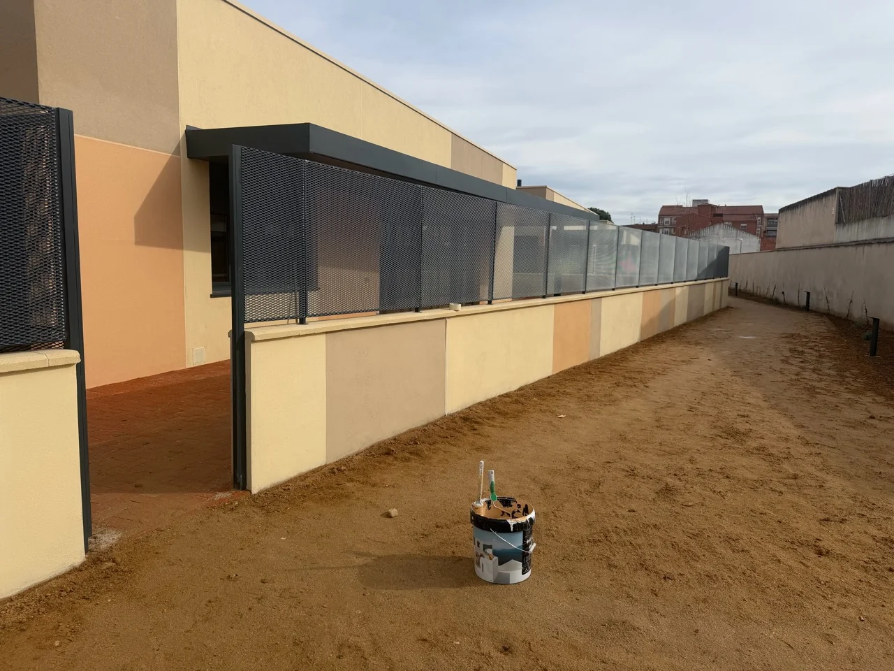 Pintura de muro perimetral